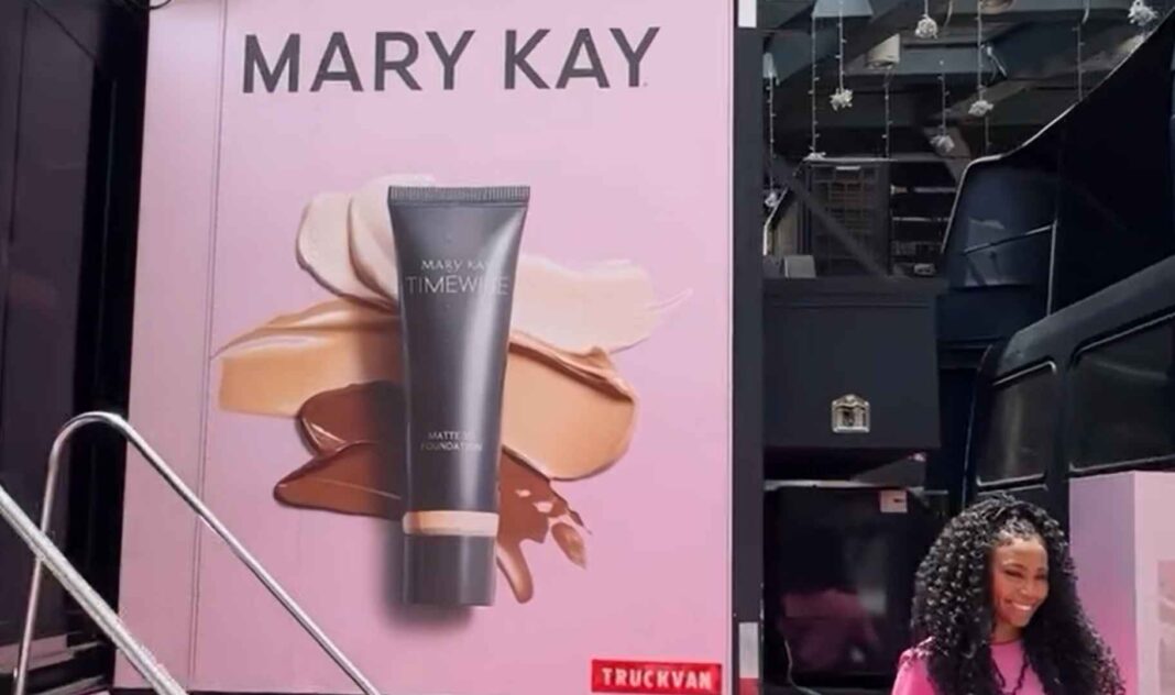 Mary Kay Oferece Ativação e Distribui Brindes Para Visitantes