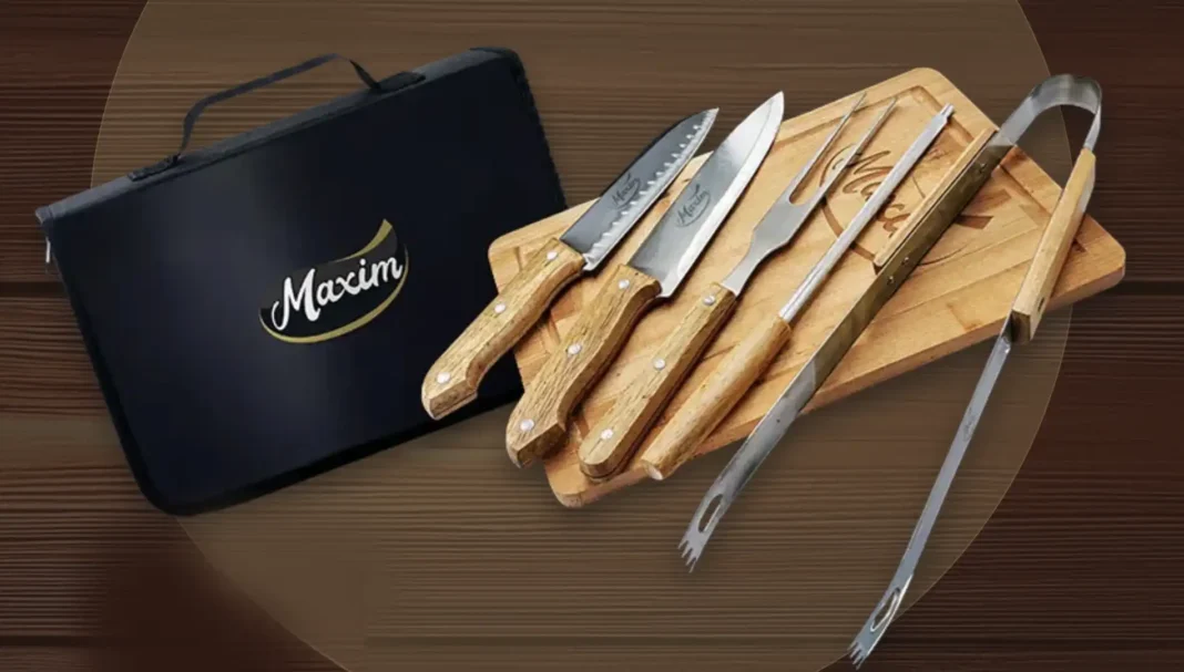 Kit de churrasco Maxim com tábua, facas, garfo trinchante e pegador.