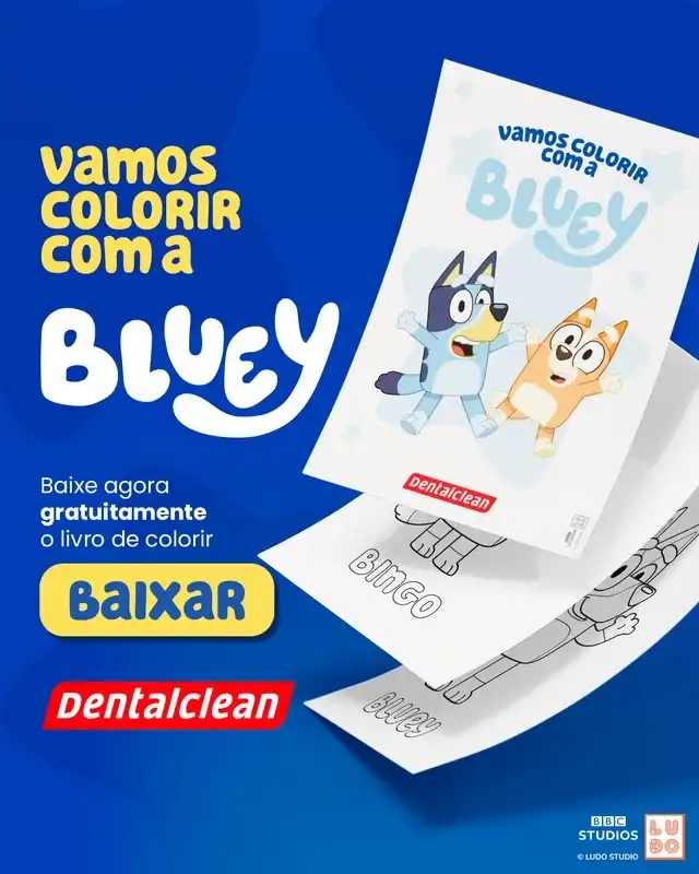 Uma imagem promocional vibrante e azul apresenta um livro de colorir gratuito da Bluey, oferecido pela Dentalclean. No lado esquerdo, em letras grandes e brancas, lê-se "VAMOS COLORIR COM A BLUEY", com a palavra "BLUEY" em destaque. Abaixo, há a frase "Baixe agora gratuitamente o livro de colorir" e um botão amarelo grande com a palavra "BAIXAR". O logotipo "Dentalclean" aparece em vermelho na parte inferior esquerda. À direita, vários exemplares do livro de colorir são mostrados, alguns abertos revelando páginas com desenhos em preto e branco da Bluey e do Bingo, prontos para serem coloridos. A capa do livro também está visível, com a Bluey e o Bingo coloridos e o texto "VAMOS COLORIR COM A BLUEY". No canto inferior direito da imagem, estão os logotipos "BBC STUDIOS" e "LUDO STUDIO". O fundo é um azul liso e brilhante.