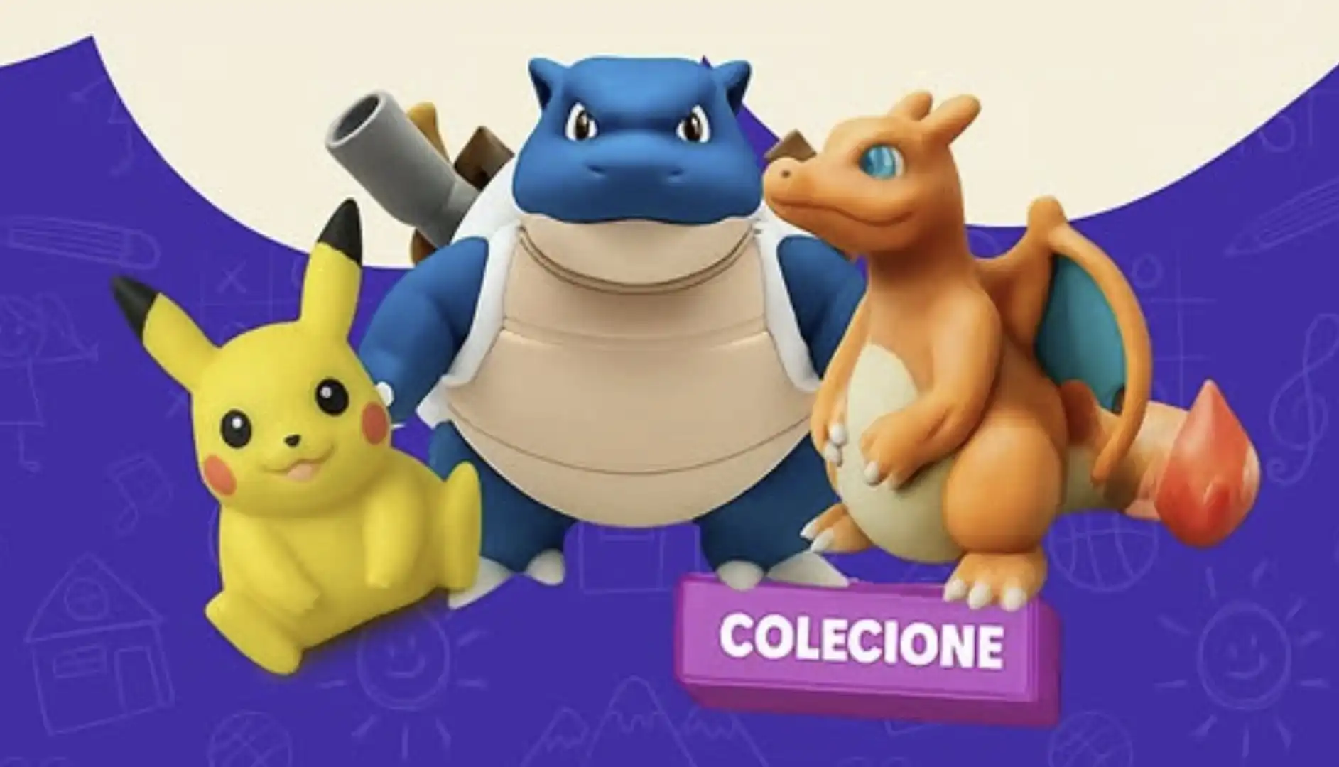 Três personagens de Pokémon, Pikachu, Blastoise e Charizard, em um fundo azul-escuro com desenhos de giz.