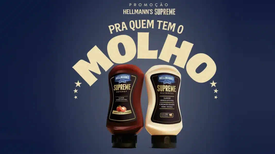 Um pote de Hellmann's Supreme Ketchup e um pote de Hellmann's Supreme Maionese, ambos na linha 