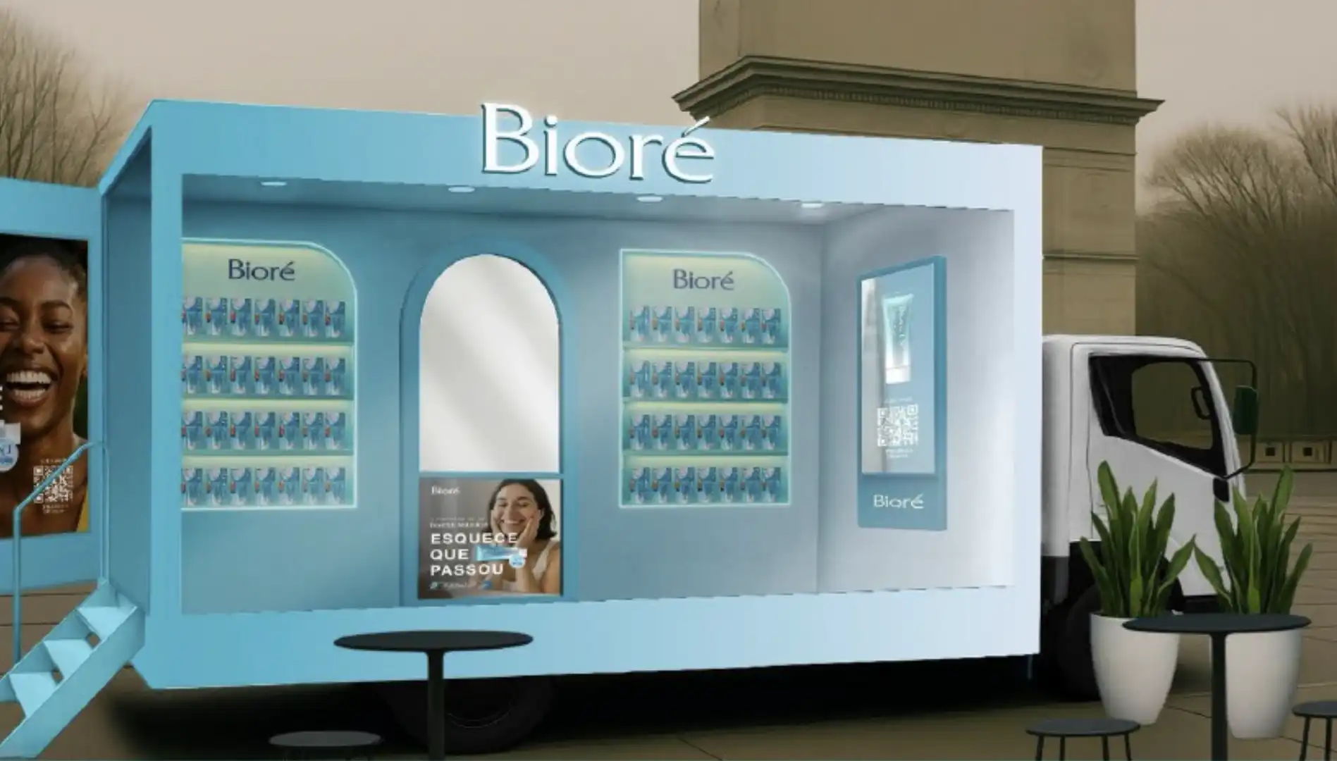 Um caminhão promocional da marca Biore, na cor azul-clara.
