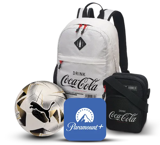 Conjunto de prêmios da Coca-Cola, incluindo uma mochila e uma bolsa de ombro com a marca da bebida, uma bola de futebol da Puma e o logo do serviço de streaming Paramount+.